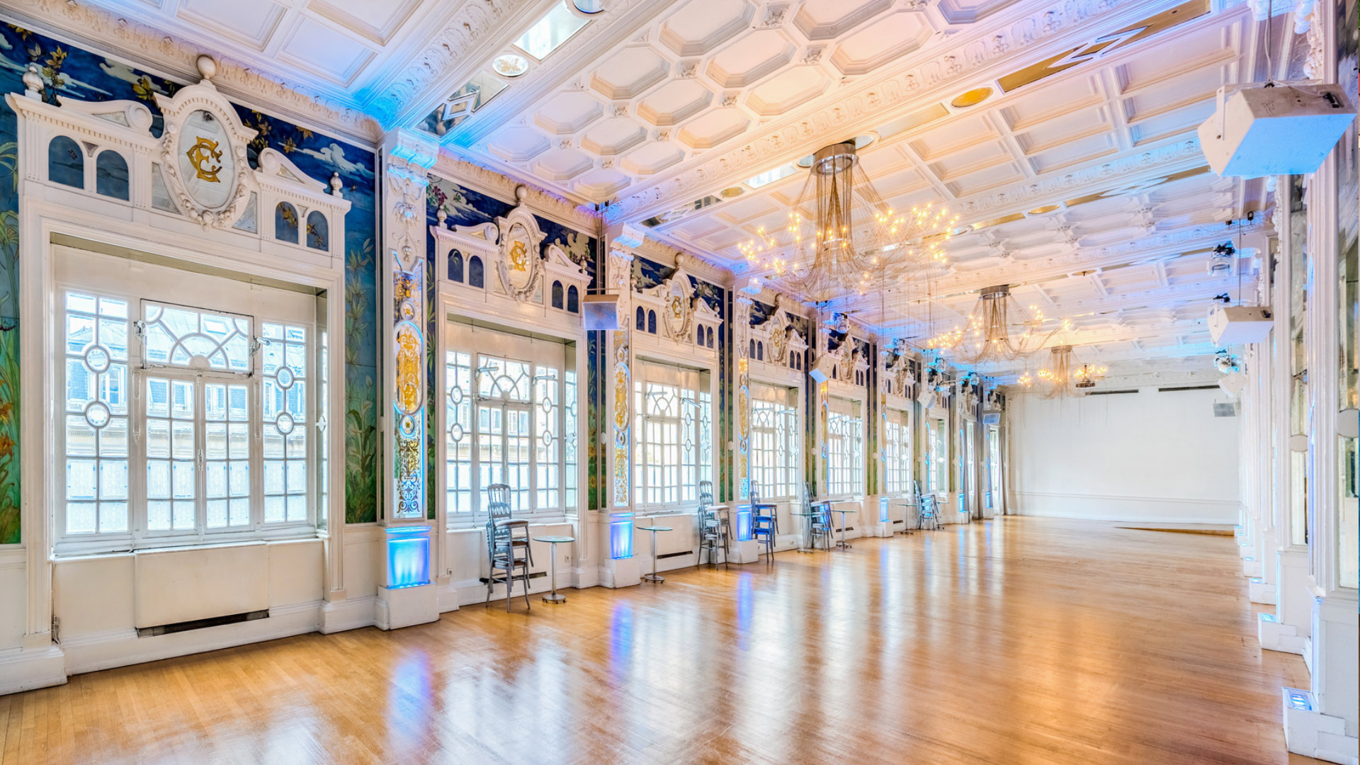 Le Salon des Miroirs